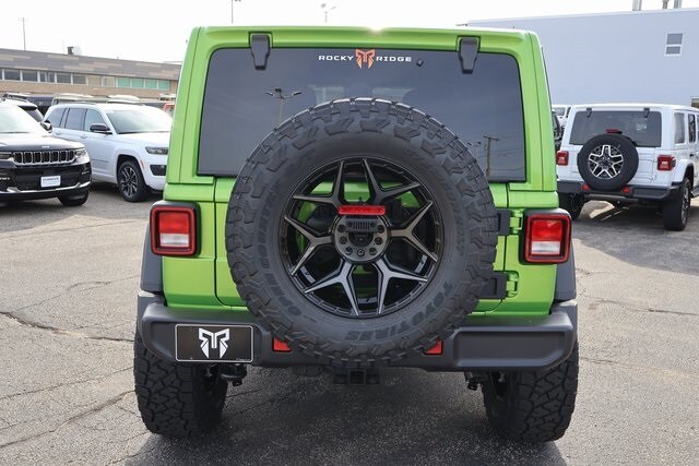 2025 Jeep Wrangler Willys photo 4