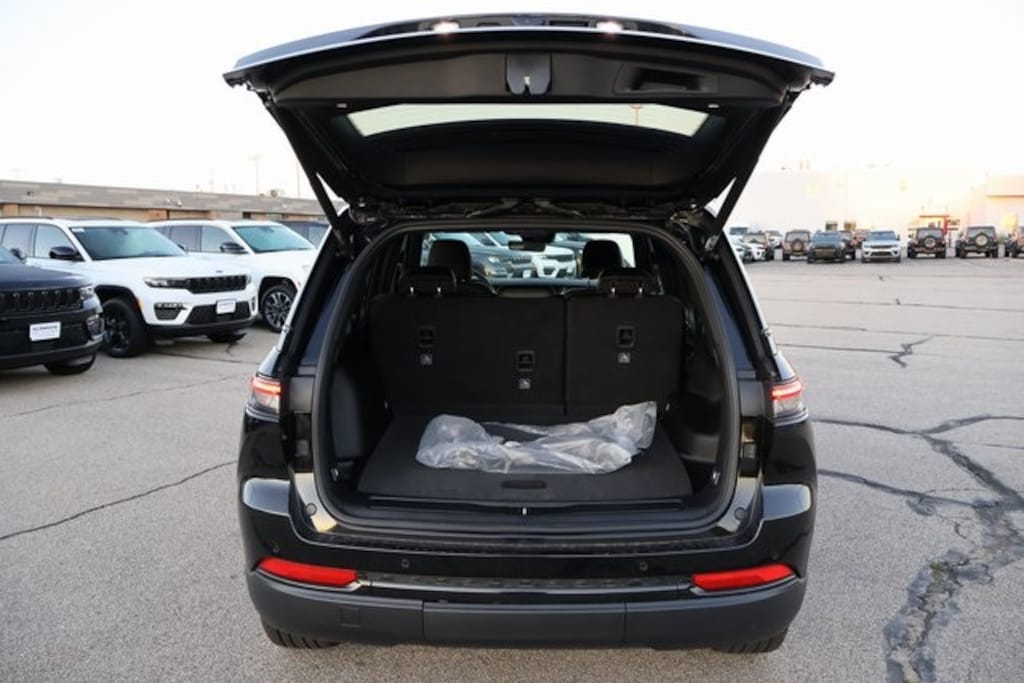 New 2025 Jeep Grand Cherokee LIMITED 4X4 Sport Utility