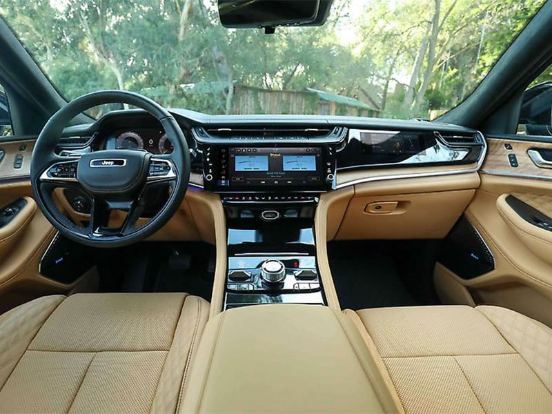 2026-Jeep-Interior.jpg