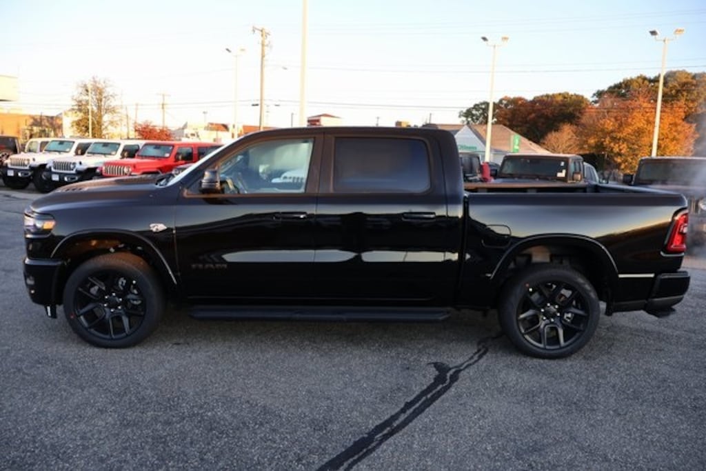 New 2026 Ram 1500 LARAMIE CREW CAB 4X4 5'7 BOX Pickup