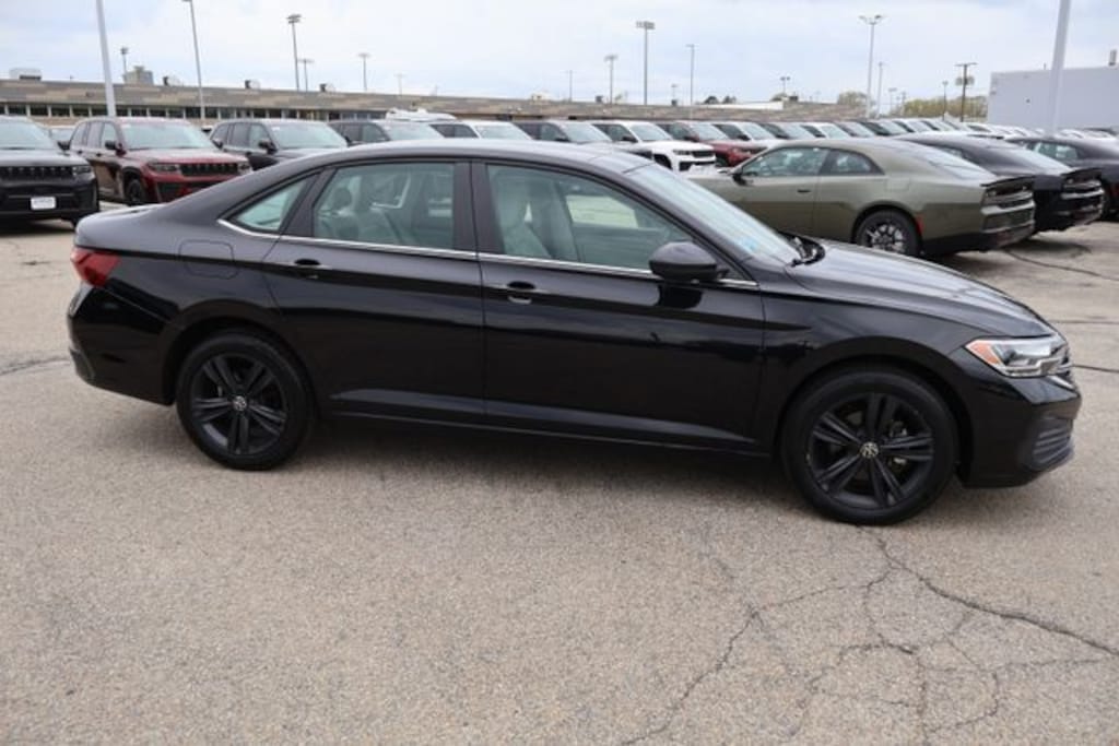 Used 2023 Volkswagen Jetta 1.5T SE Sedan