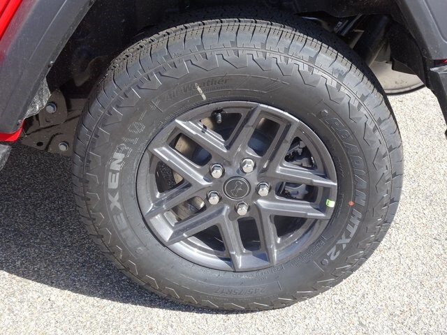 2025 Jeep Wrangler Sport S photo 4