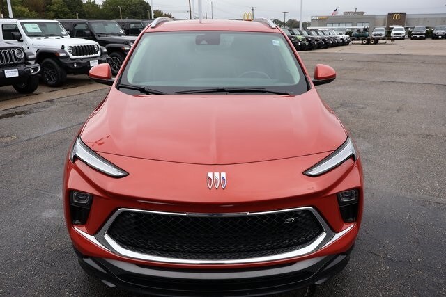 2024 Buick Encore GX Sport Touring photo 2