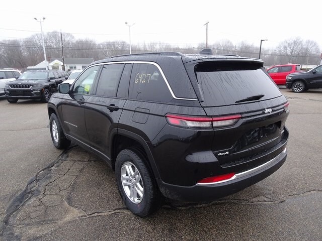 2025 Jeep Grand Cherokee Laredo photo 4
