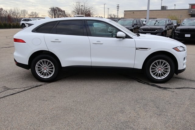 2018 Jaguar F-PACE photo 2