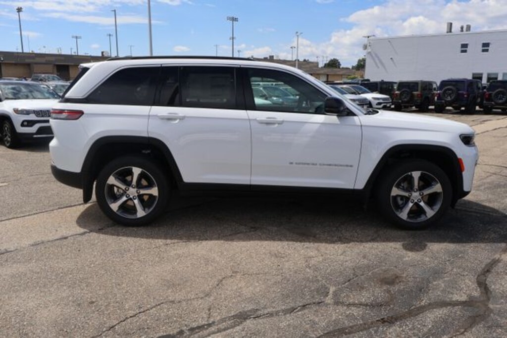 New 2026 Jeep Grand Cherokee Limited 4x4 Sport Utility