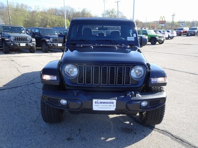 2025 Jeep Gladiator Sport photo 2