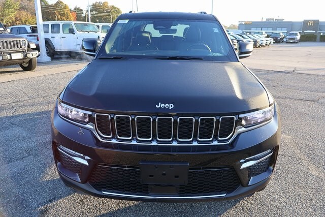 2025 Jeep Grand Cherokee Limited photo 2