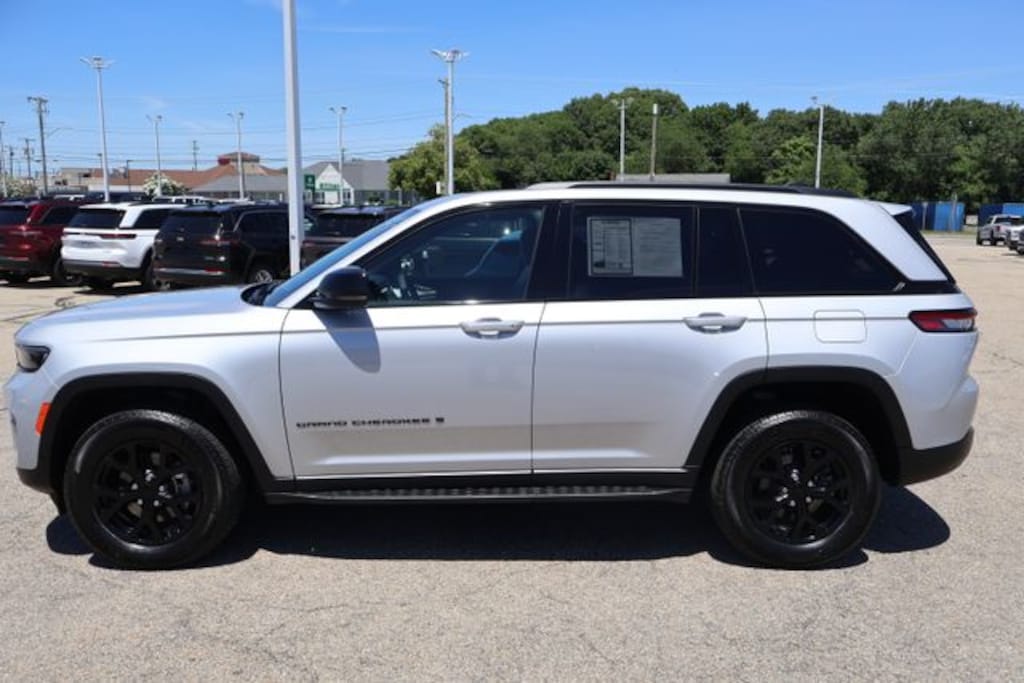 Certified 2025 Jeep Grand Cherokee Altitude X SUV