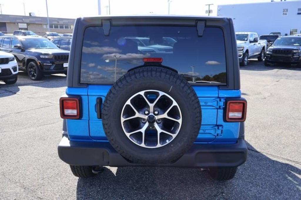 New 2026 Jeep Wrangler 4-DOOR SPORT S Sport Utility