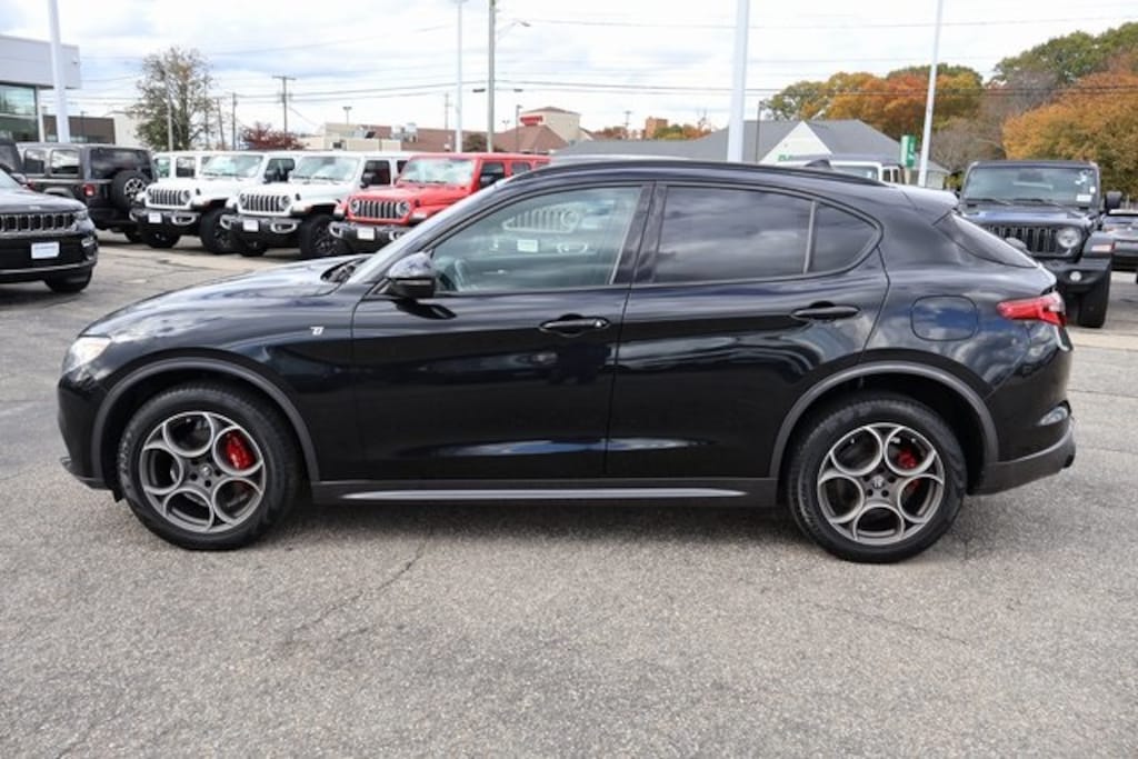 Used 2022 Alfa Romeo Stelvio Ti SUV