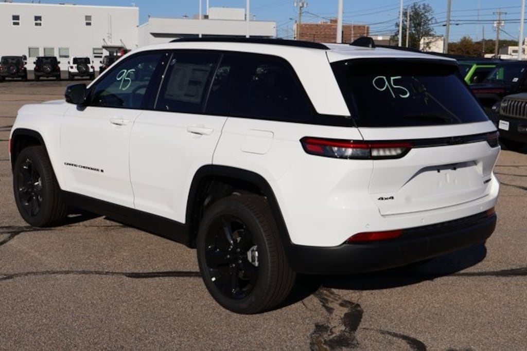 New 2025 Jeep Grand Cherokee LIMITED 4X4 Sport Utility