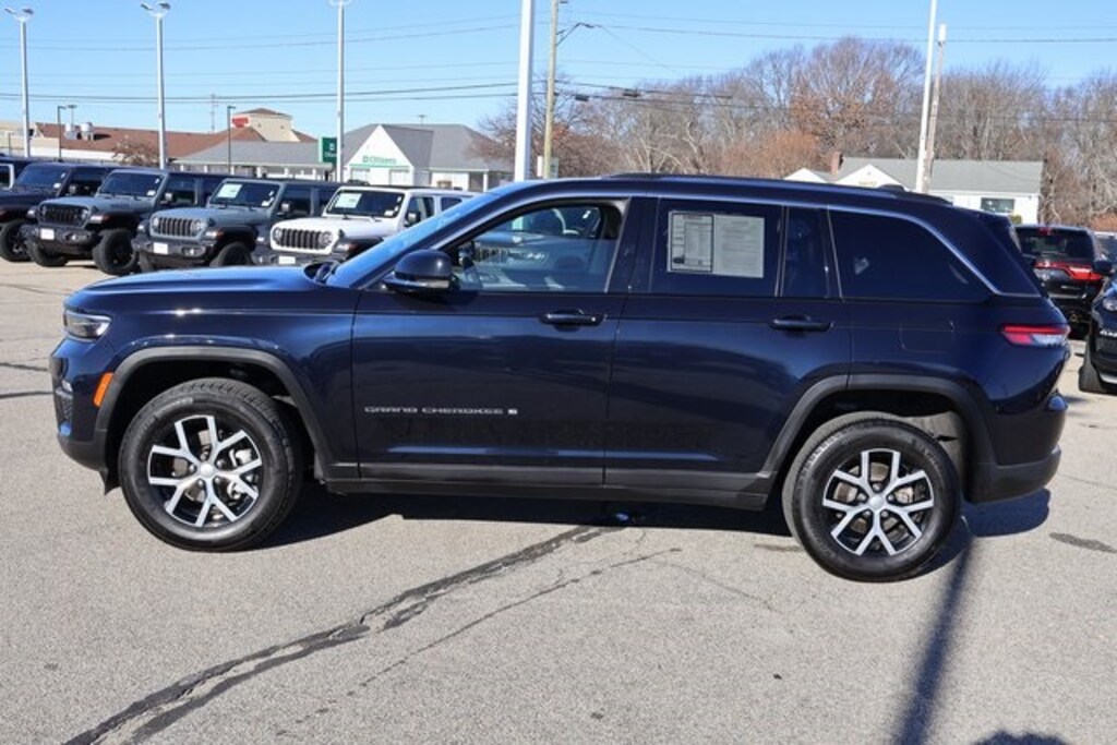 Used 2023 Jeep Grand Cherokee Limited SUV