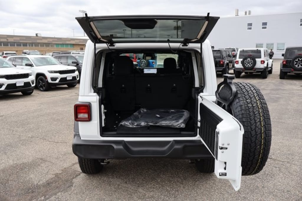 New 2026 Jeep Wrangler 4-DOOR SPORT S Sport Utility