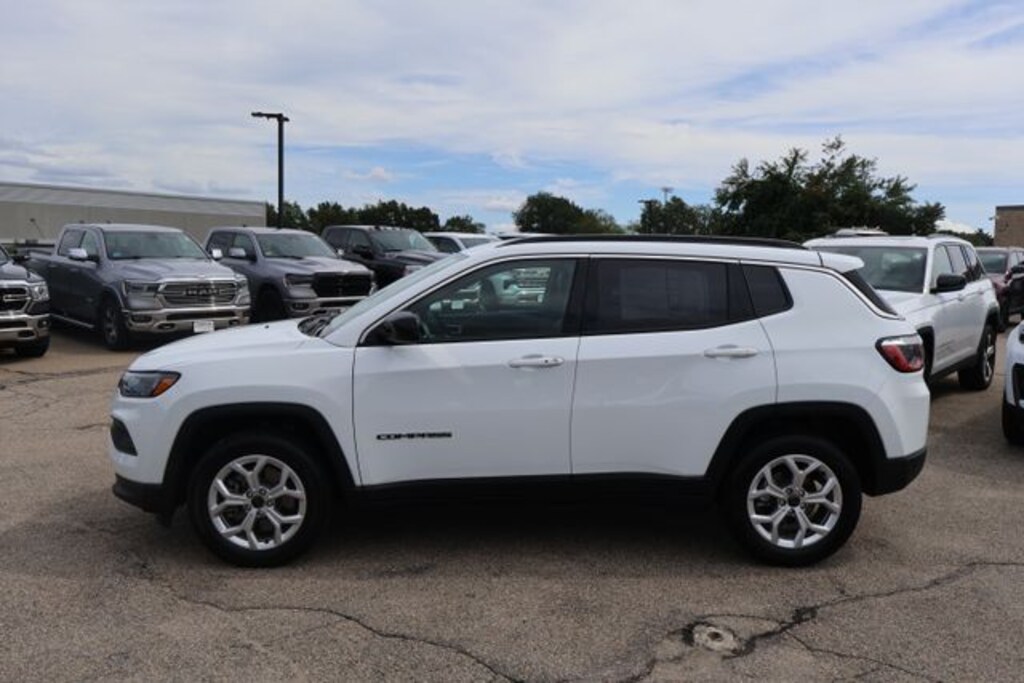 Used 2025 Jeep Compass Latitude SUV