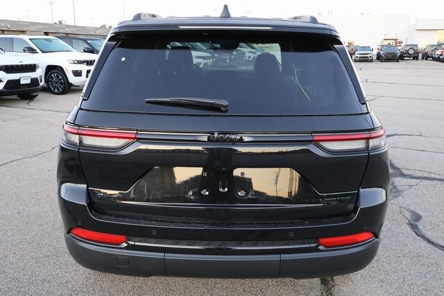 2025 Jeep Grand Cherokee Limited photo 4