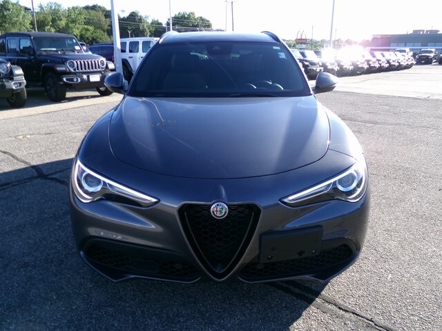 2022 Alfa Romeo Stelvio Sprint photo 2