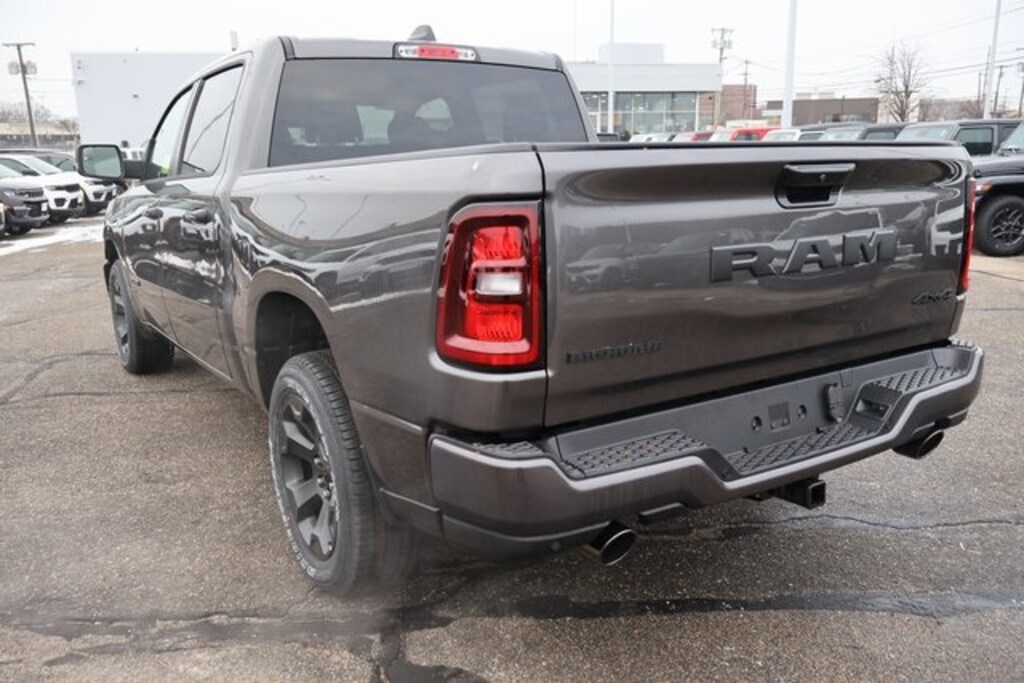 New 2026 Ram 1500 BIG HORN CREW CAB 4X4 5'7 BOX Pickup