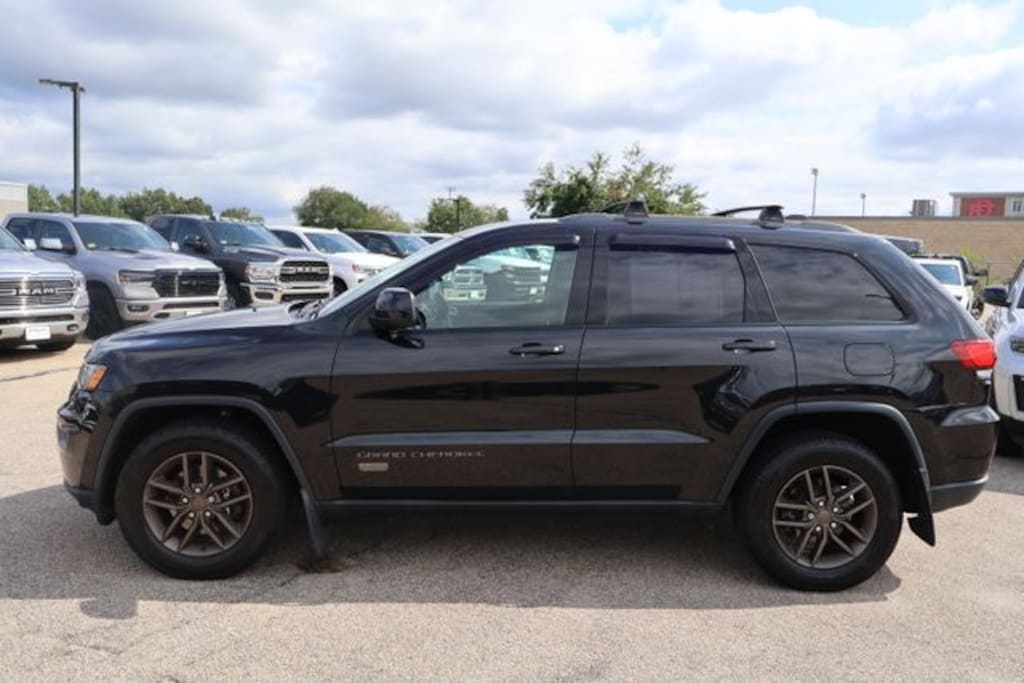Used 2016 Jeep Grand Cherokee Laredo SUV