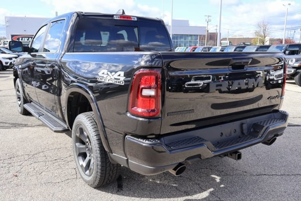 New 2026 Ram 1500 BIG HORN CREW CAB 4X4 5'7 BOX Pickup