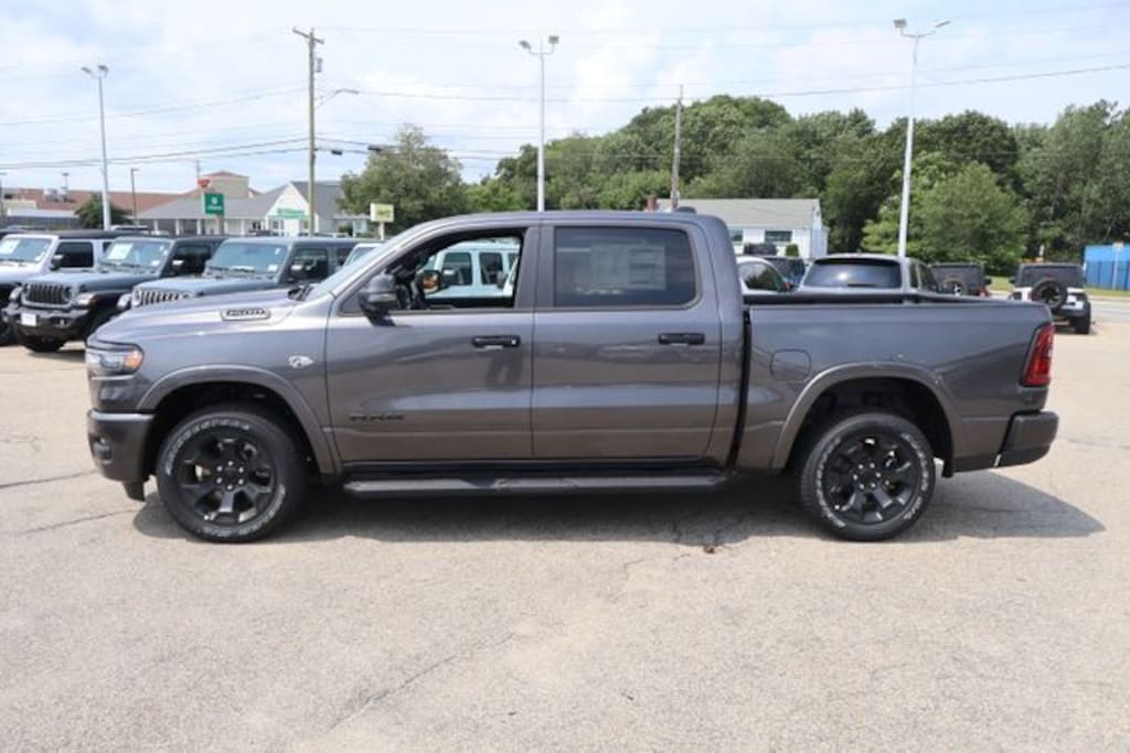 New 2026 Ram 1500 BIG HORN CREW CAB 4X4 5'7 BOX Pickup