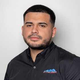 Staff member Javier Avalos from ID_444a26