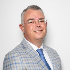 Staff member Alan Rathwick from ID_444a26