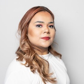 Staff member Sandra Luna from ID_444a26