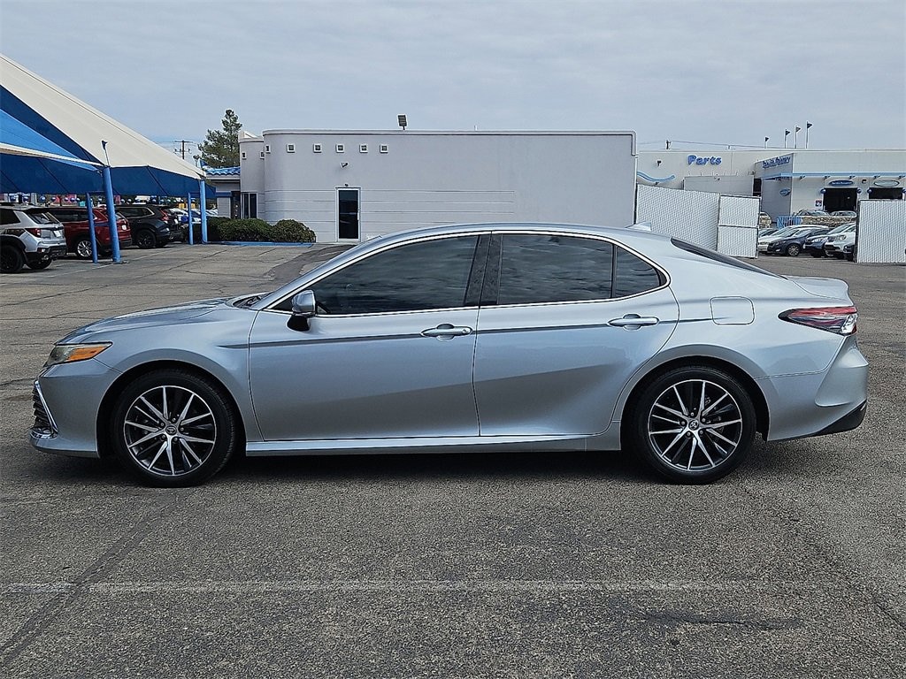 Used 2022 Toyota Camry Hybrid XLE Sedan