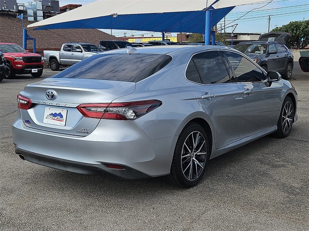 Used 2022 Toyota Camry Hybrid XLE Sedan