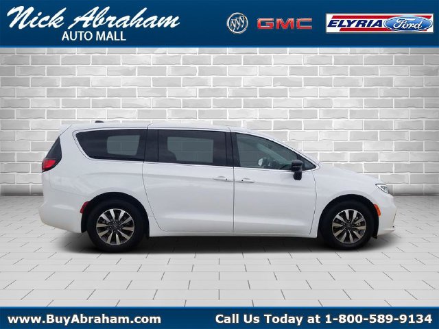 2024 Chrysler Pacifica PHEV
