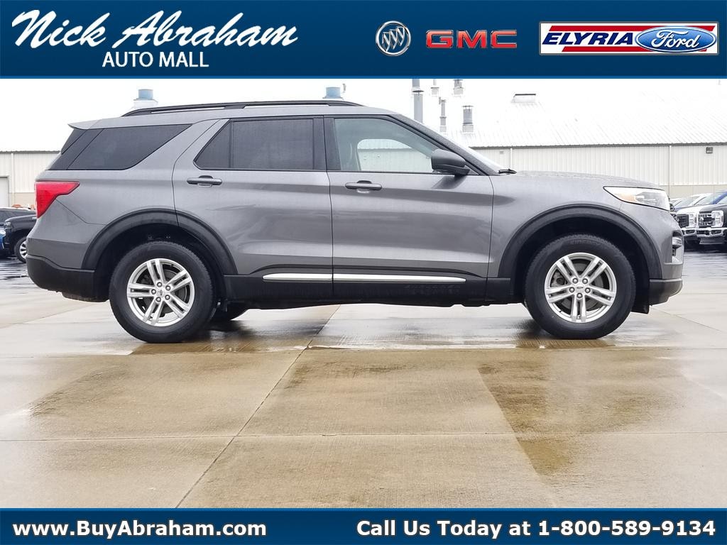 2022 Ford Explorer XLT's photo