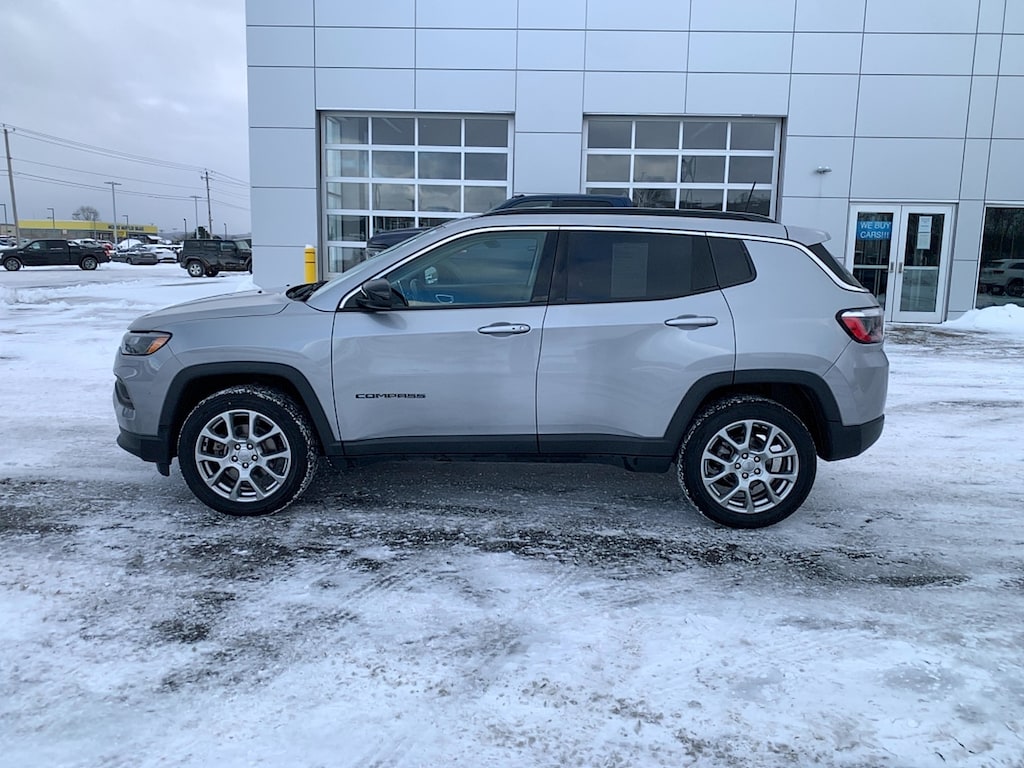 Used 2022 Jeep Compass Latitude Lux SUV