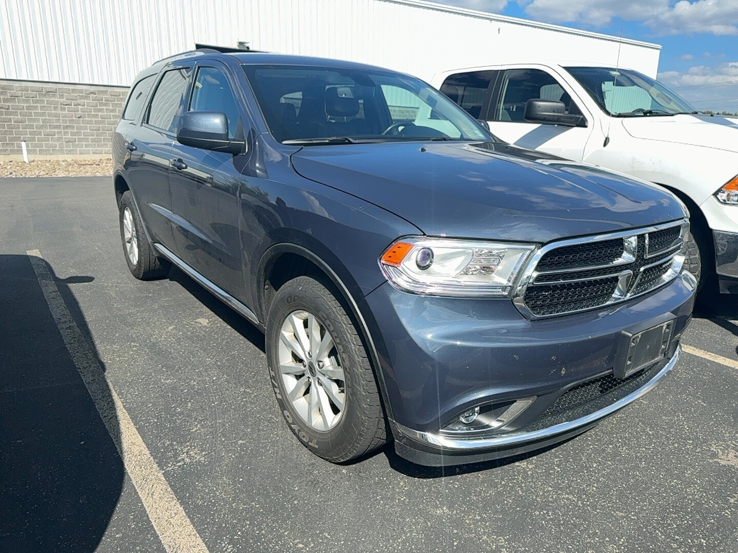 2020 Dodge Durango SXT photo 2