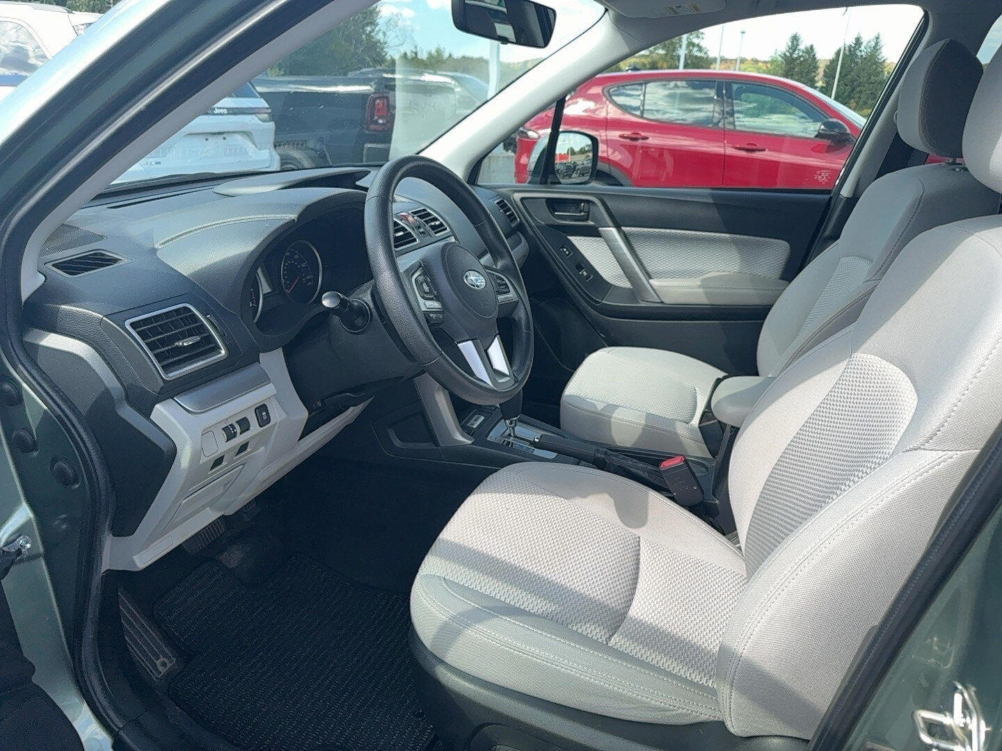 2018 Subaru Forester 2.5i Premium photo 4