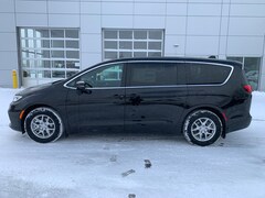 2026 Chrysler Pacifica SELECT Passenger Van