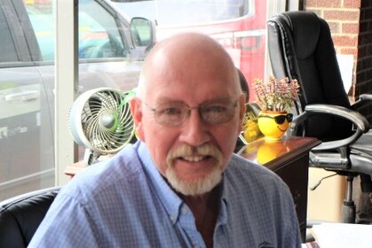 Staff member Tom Dinse from b4d137067fd3
