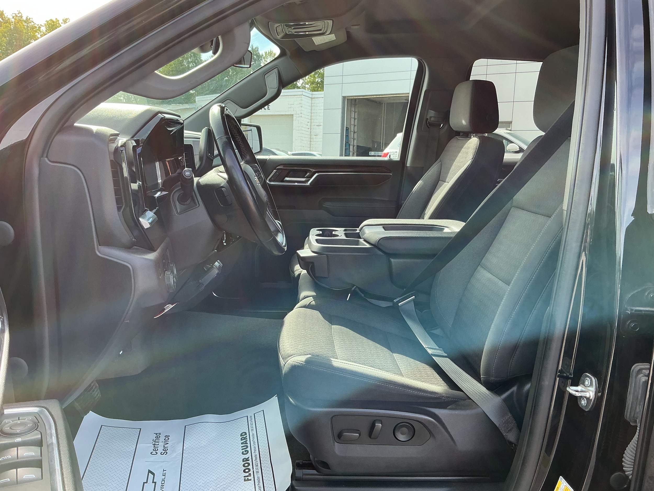 2023 Chevrolet Silverado 1500 LT - Photo 7