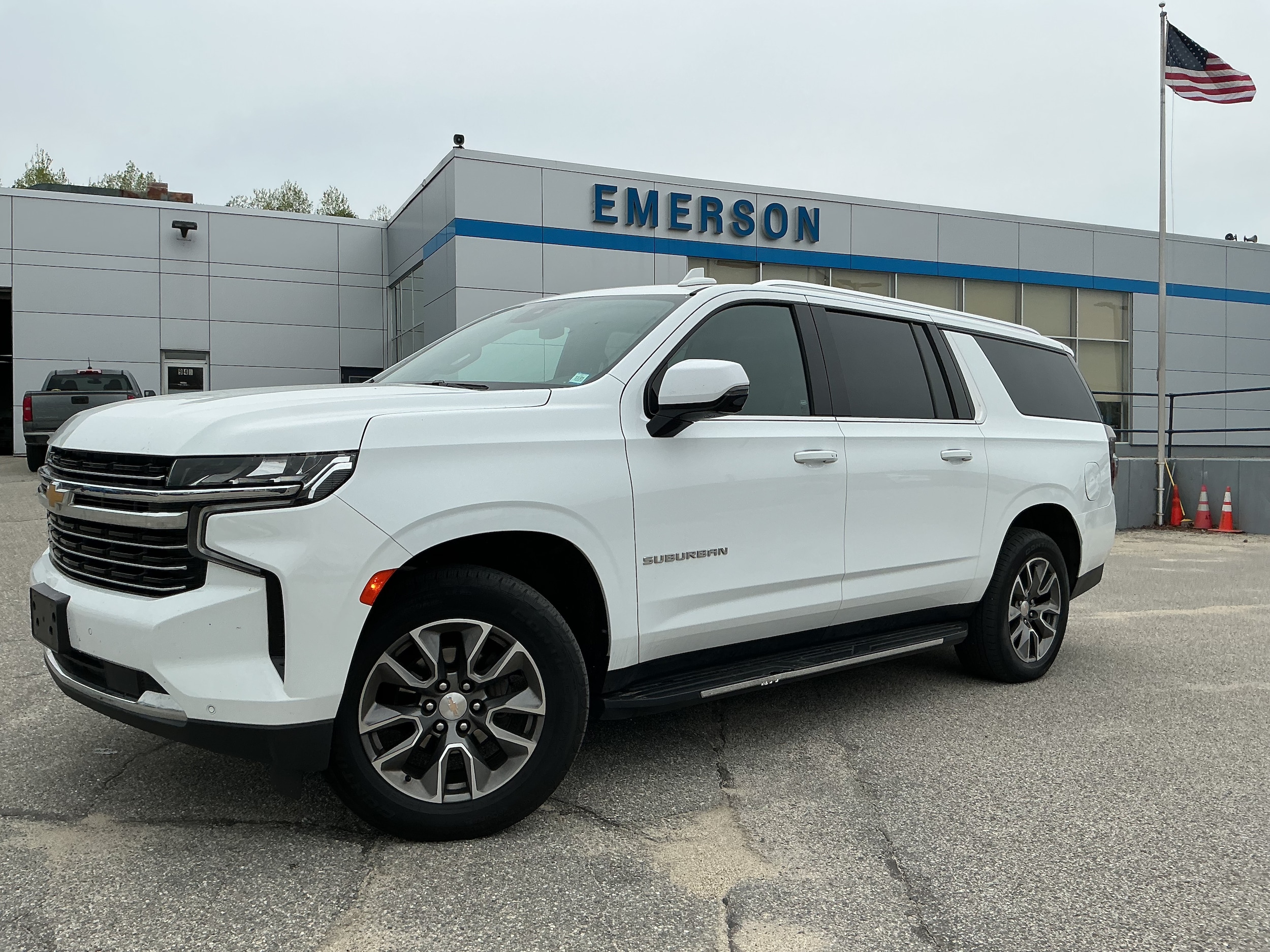 View vehicle photo 2