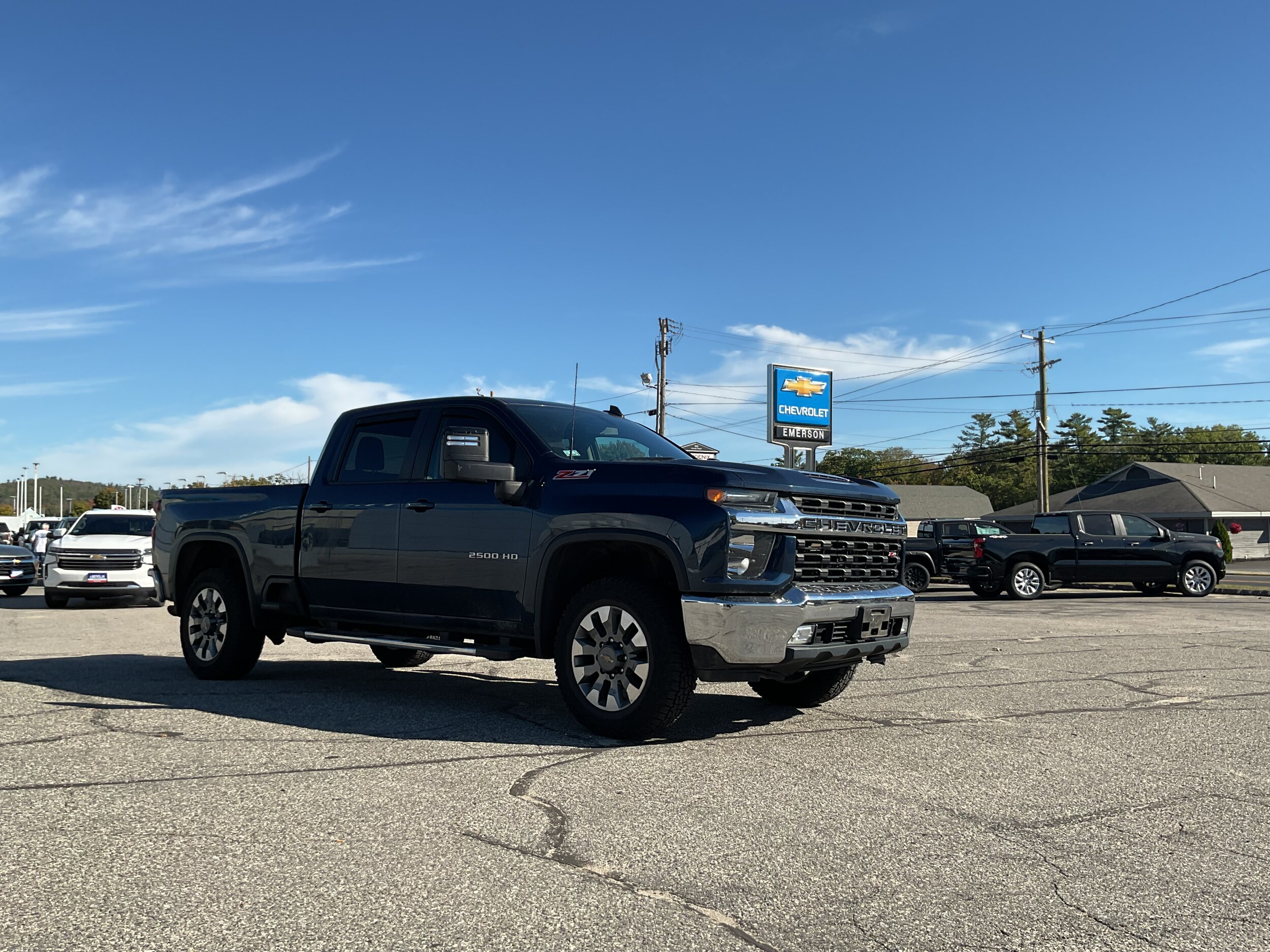 2022 Chevrolet Silverado 2500HD LT photo 2