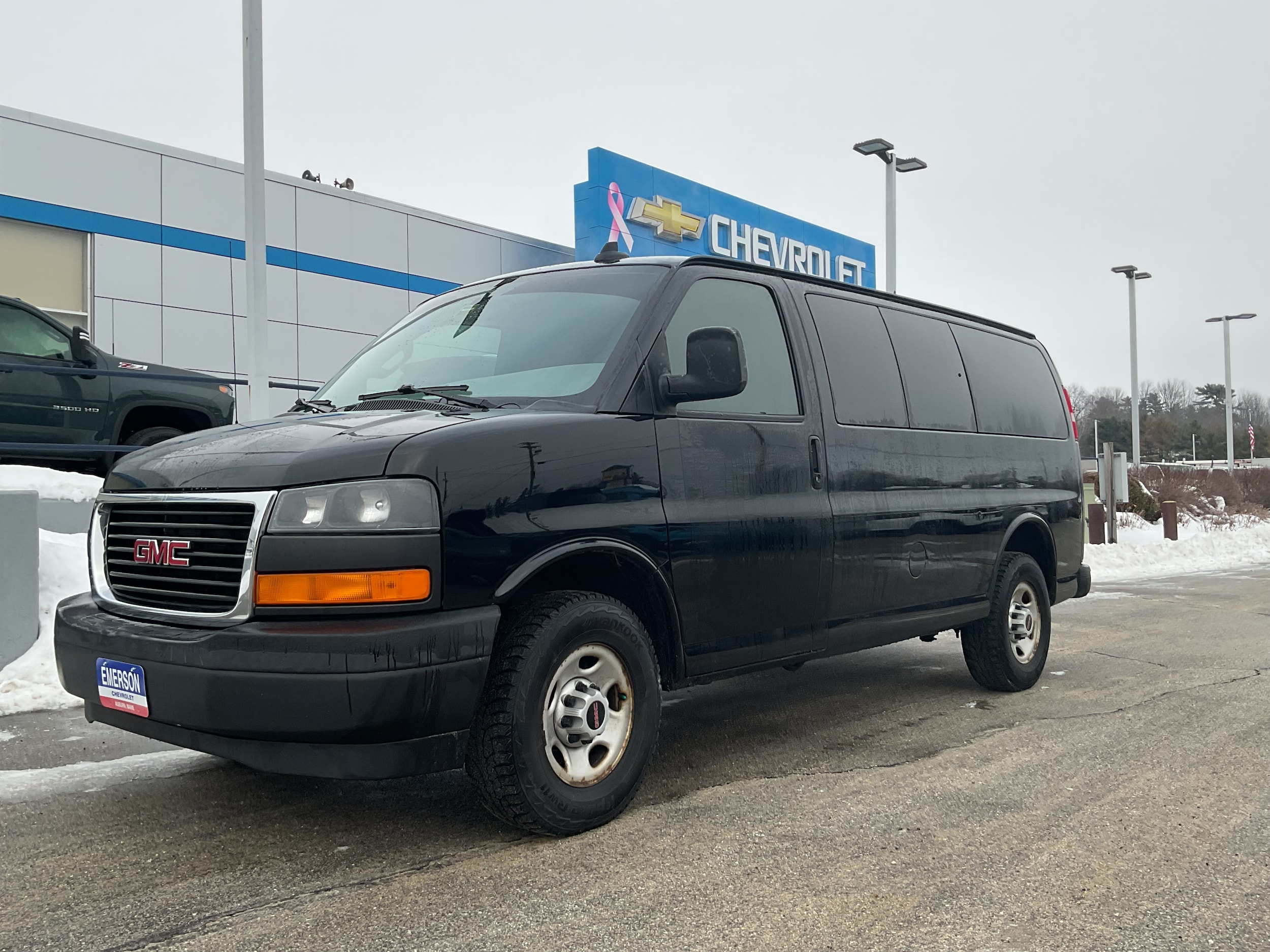 2018 GMC Savana Passenger LS's photo