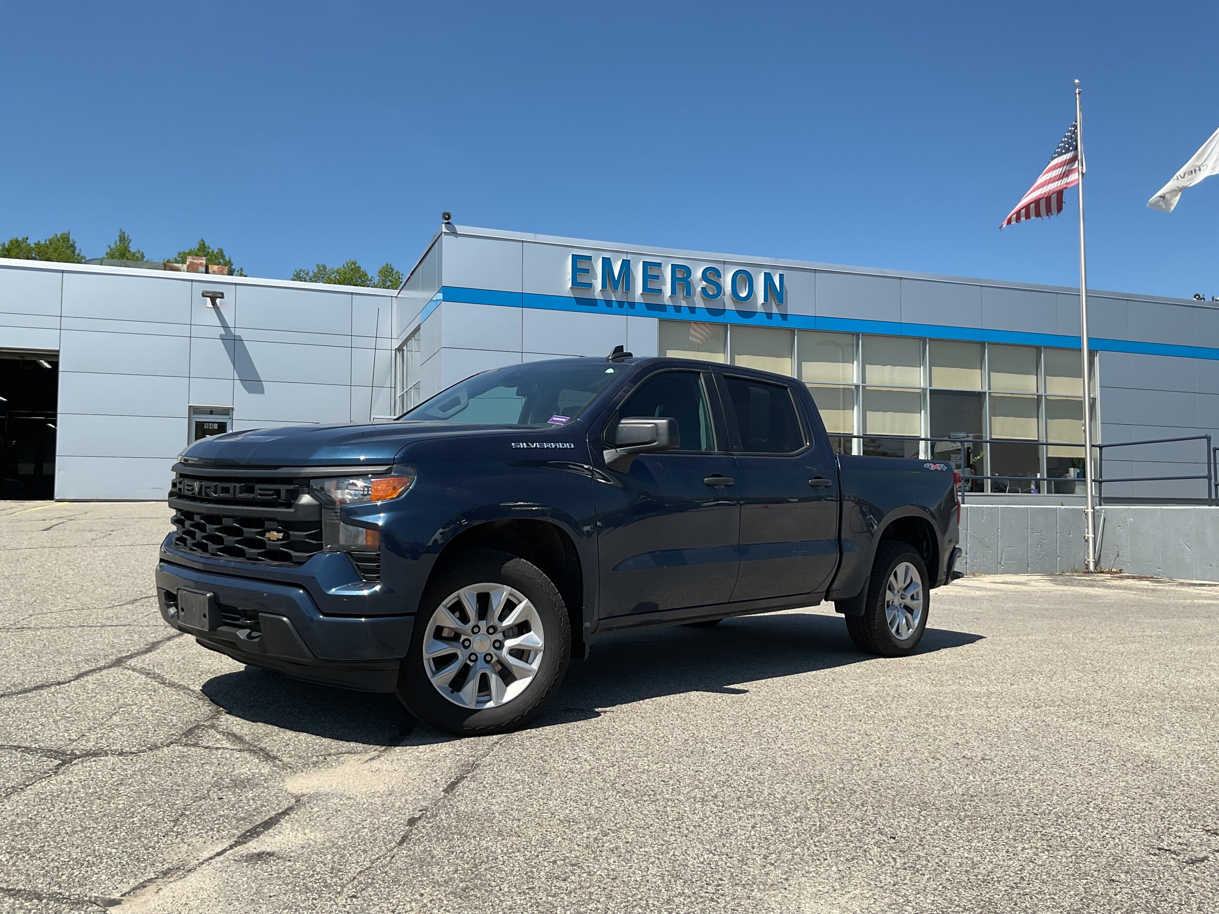 2023 Chevrolet Silverado 1500 Custom photo 4