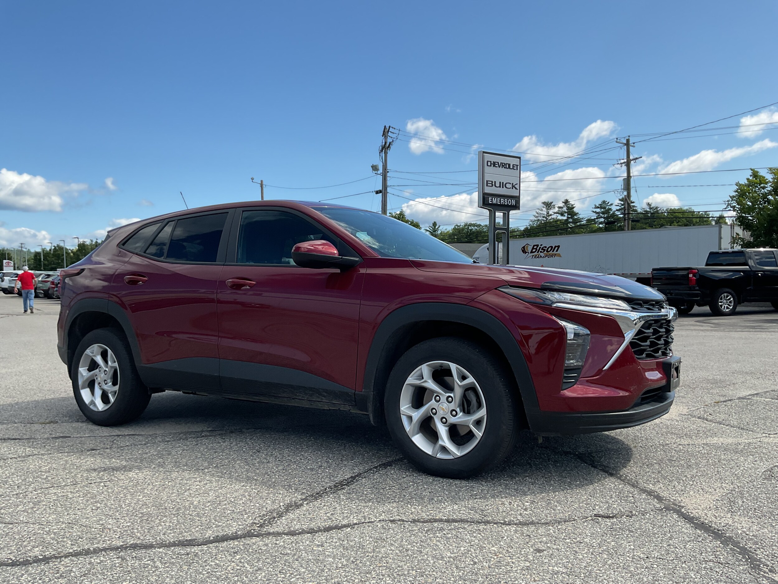 2024 Chevrolet Trax LS photo 4