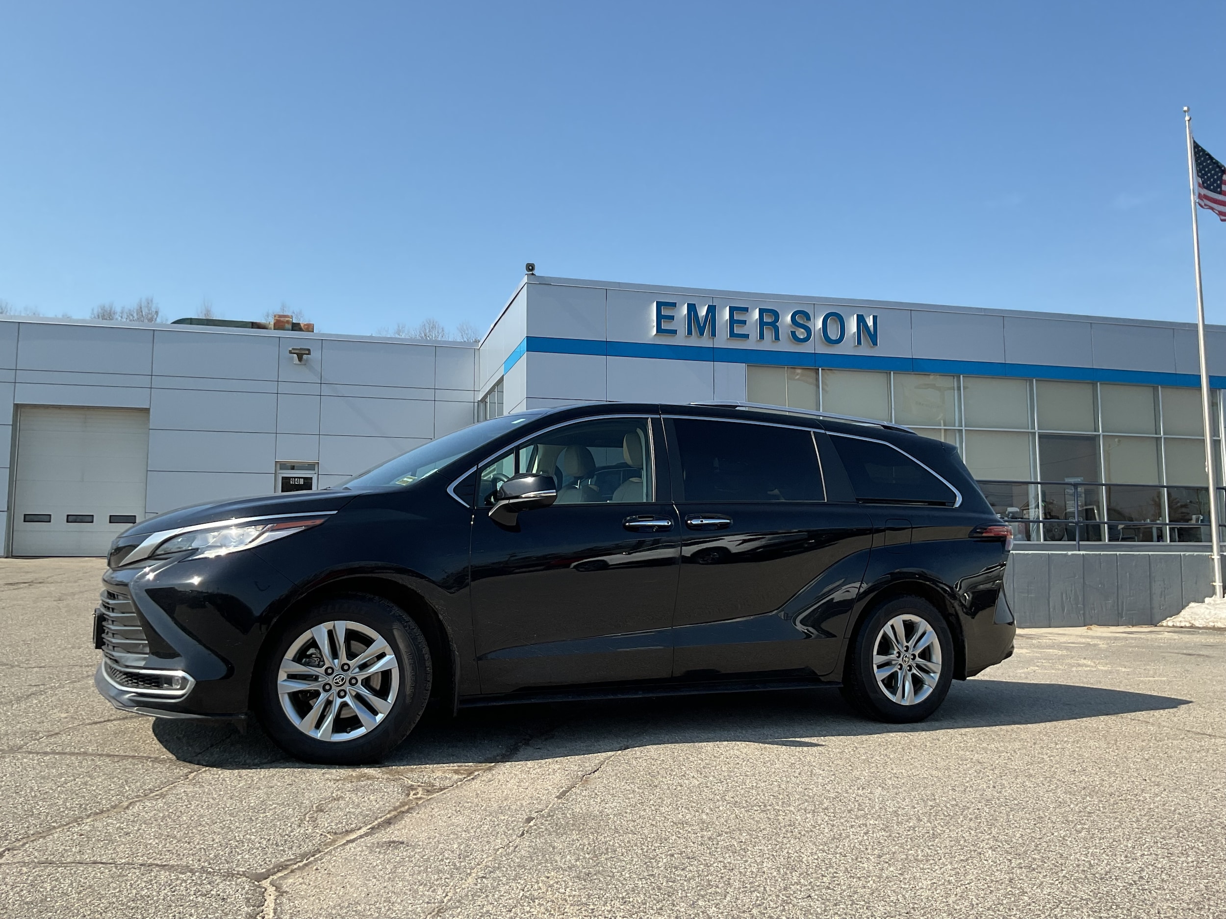 Used 2022 Toyota Sienna Limited with VIN 5TDZSKFCXNS071452 for sale in Auburn, ME
