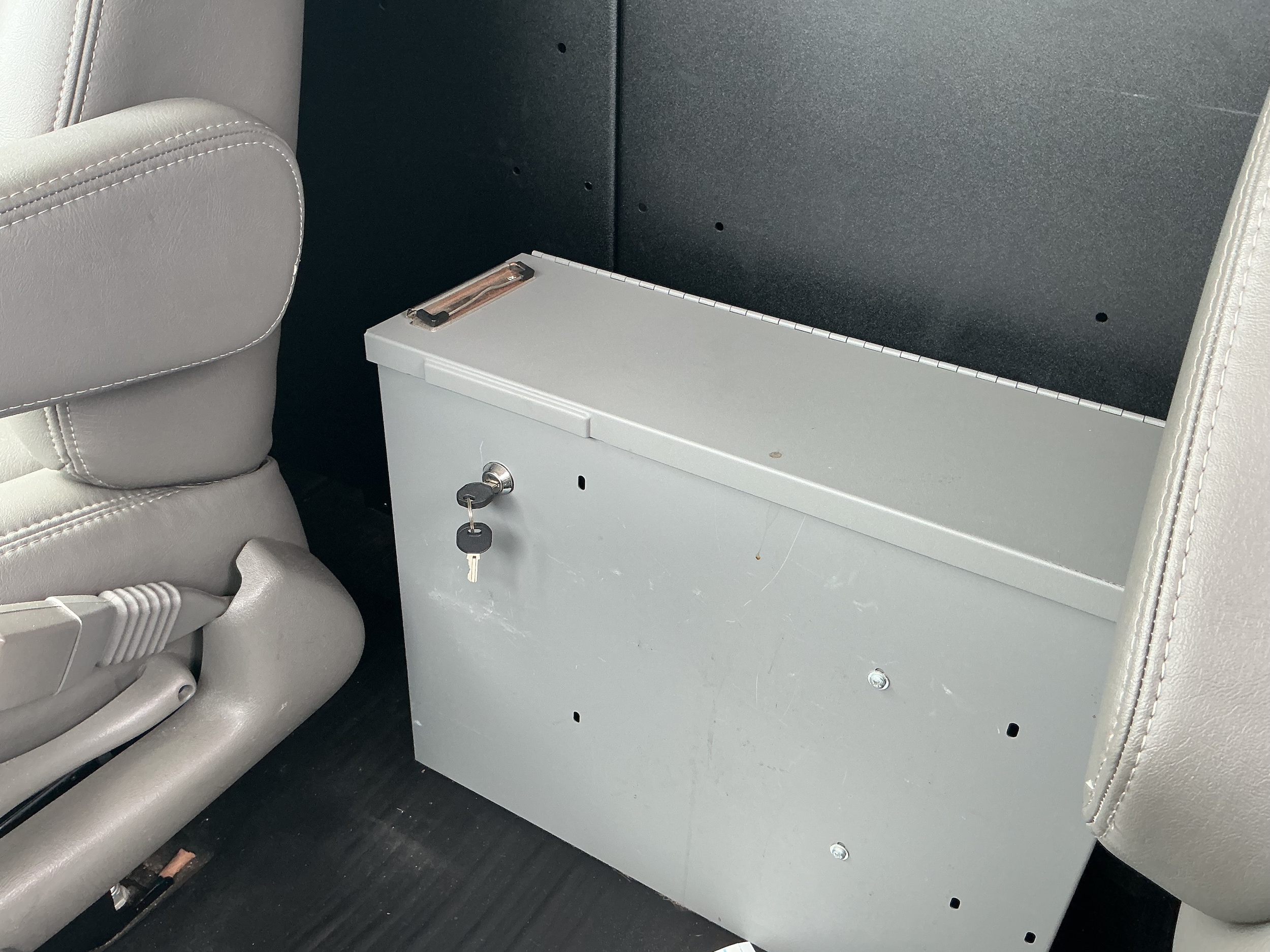 2023 Chevrolet Express Cargo Work Van - Photo 10