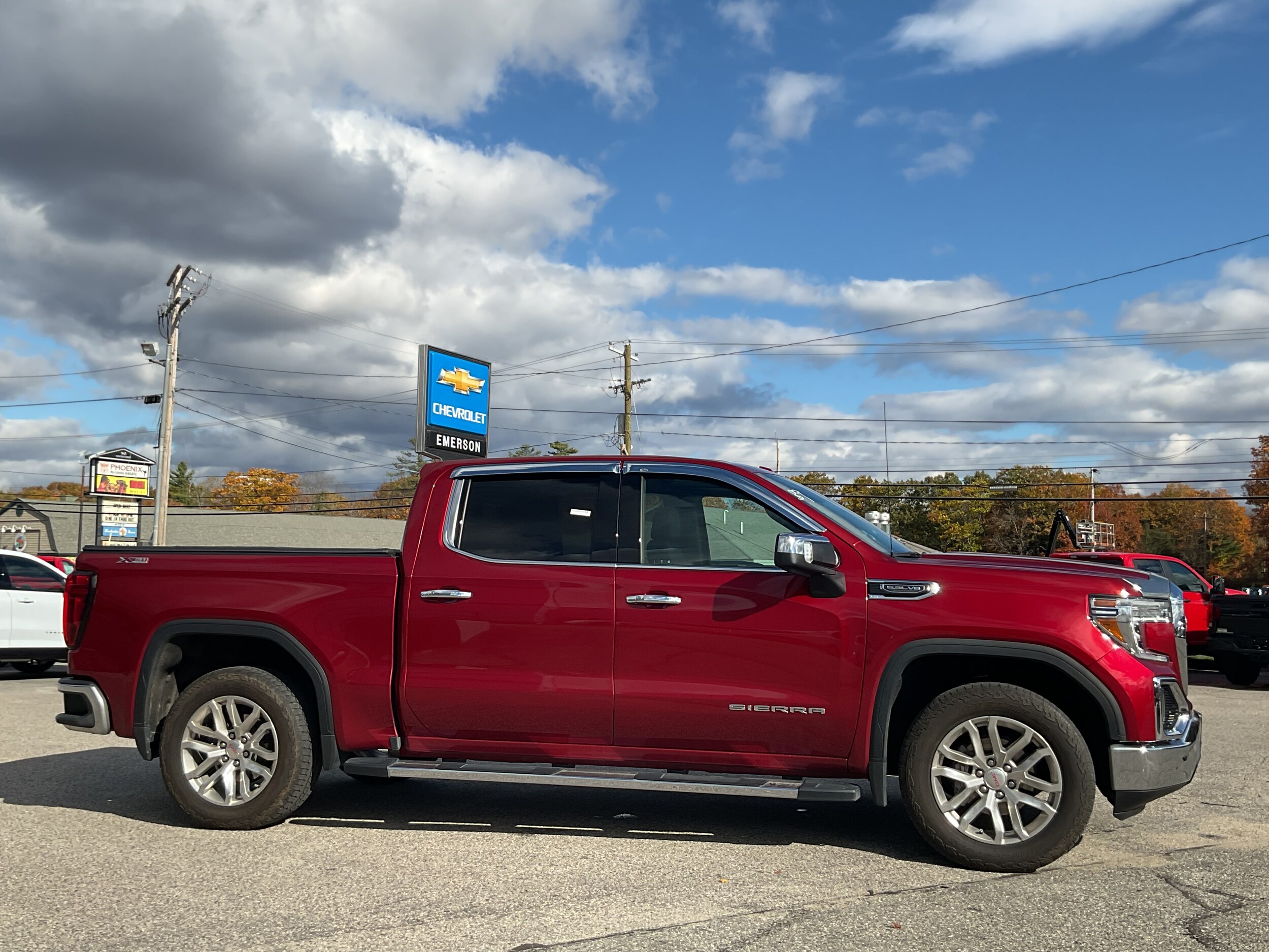 2021 Gmc Sierra 1500 SLT photo 2