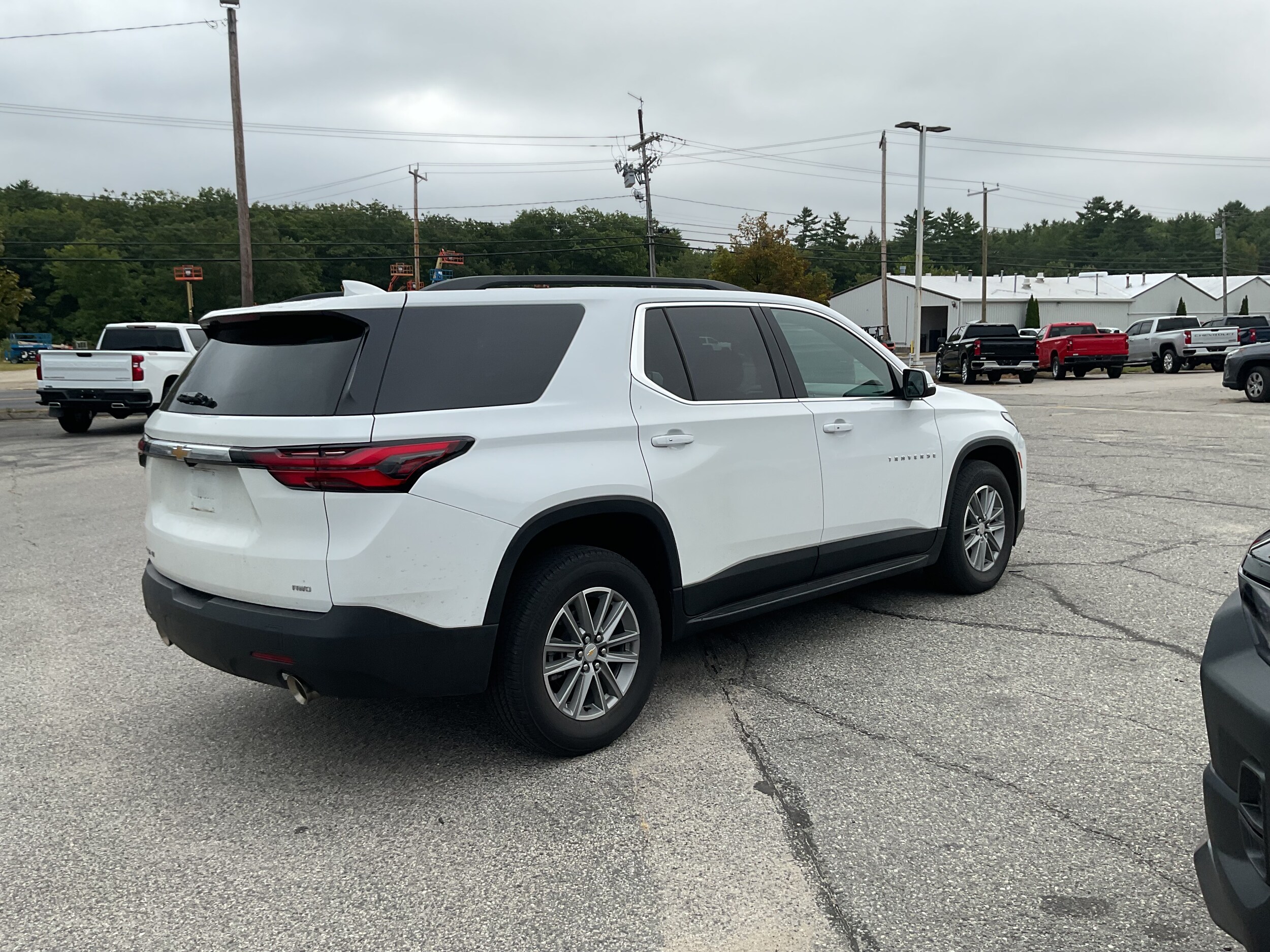 2022 Chevrolet Traverse Cloth photo 2