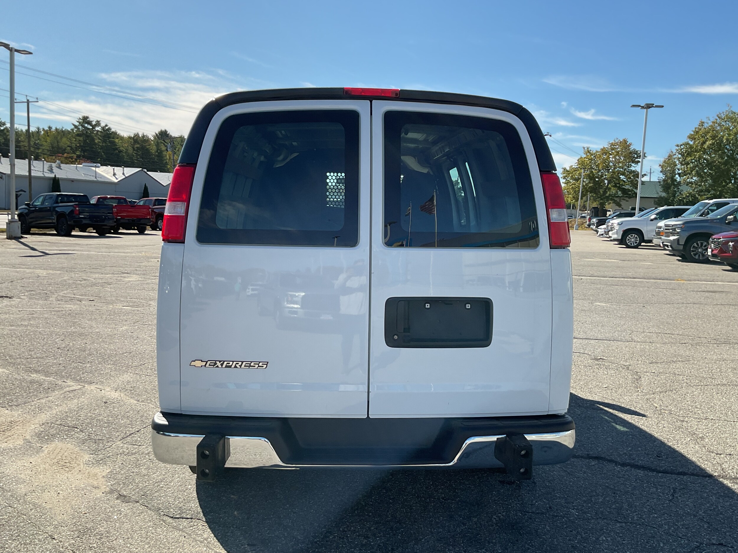 2023 Chevrolet Express Cargo 2500 Van photo 3