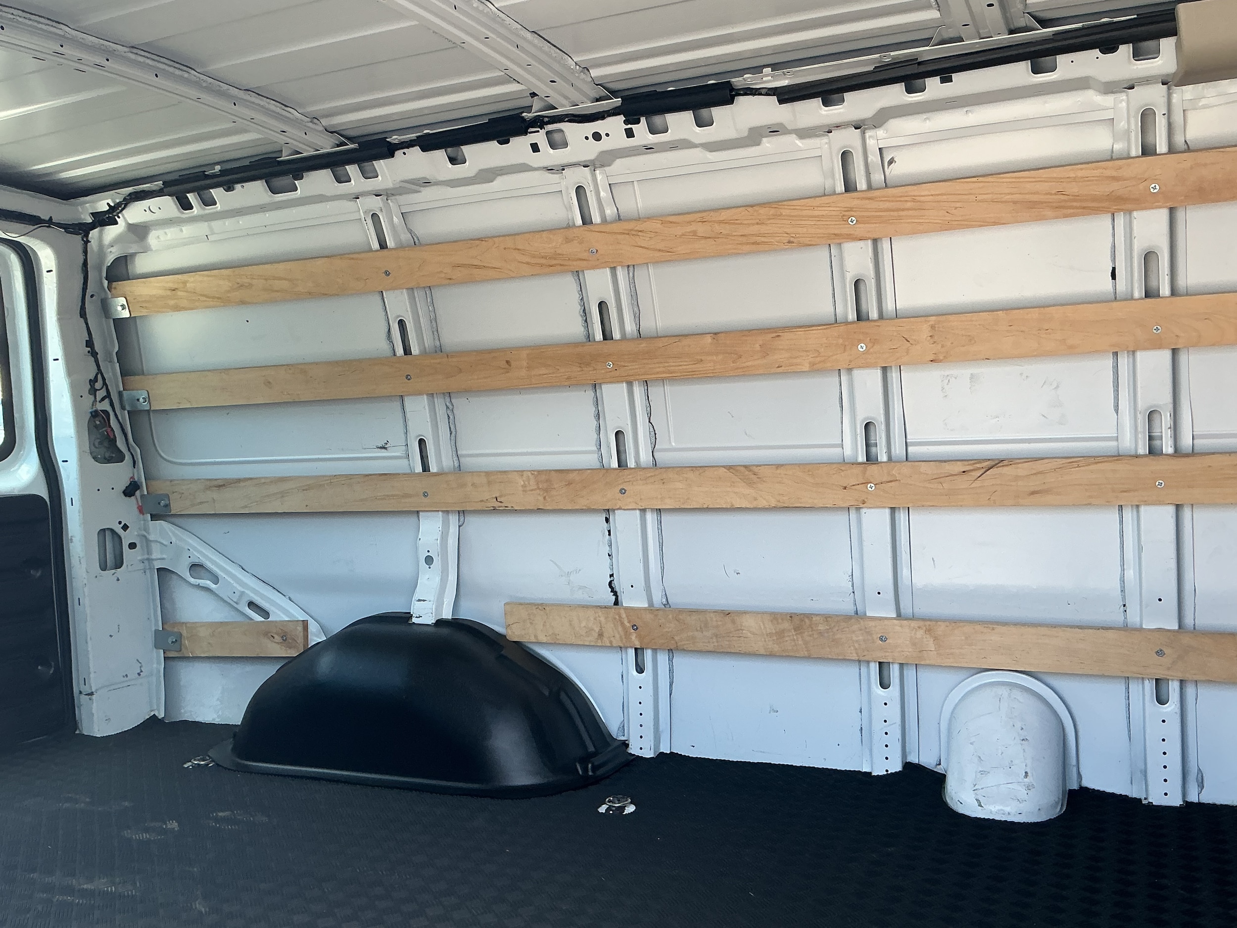 2022 Chevrolet Express Cargo Work Van - Photo 10