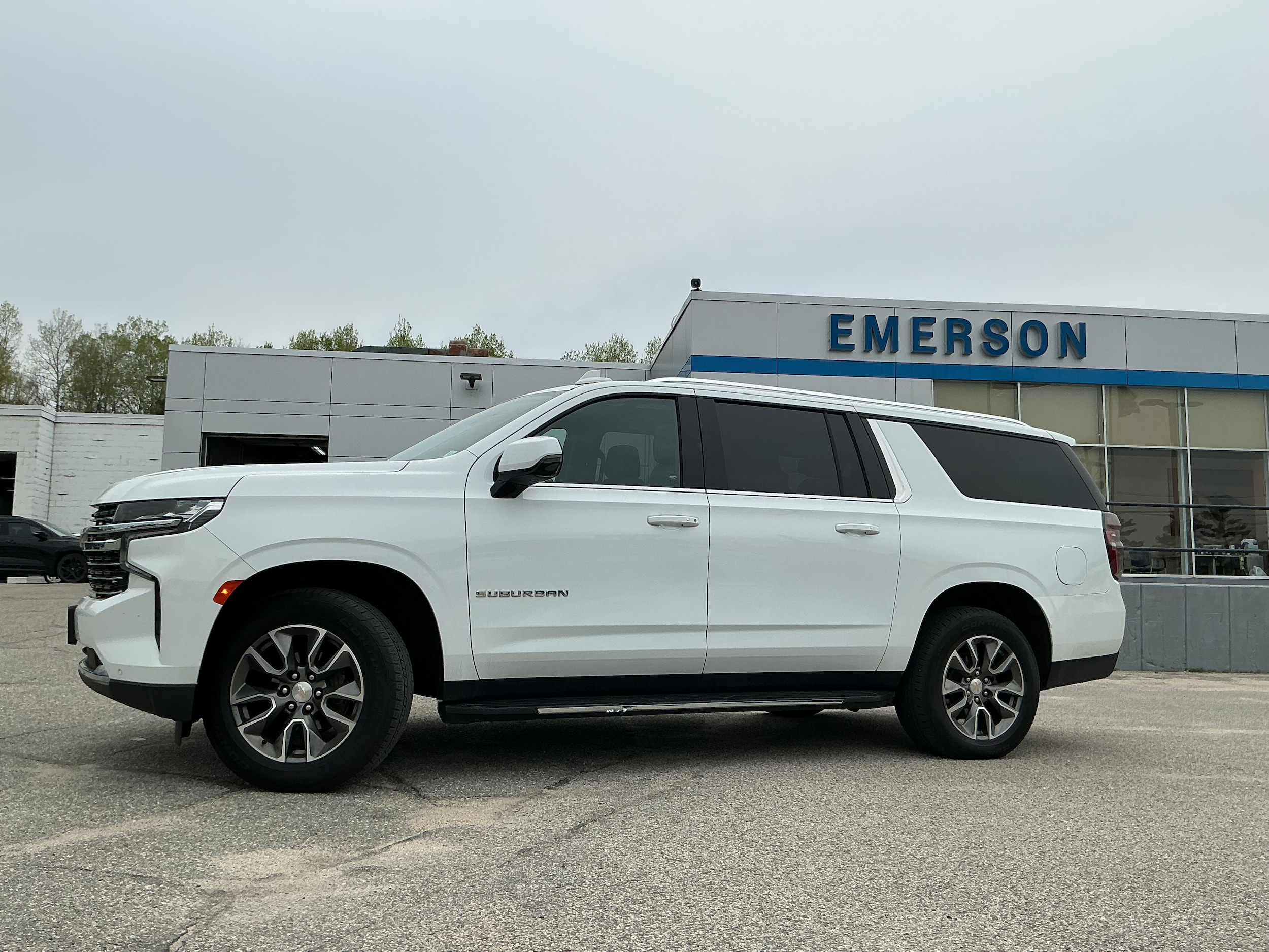 View vehicle photo 5